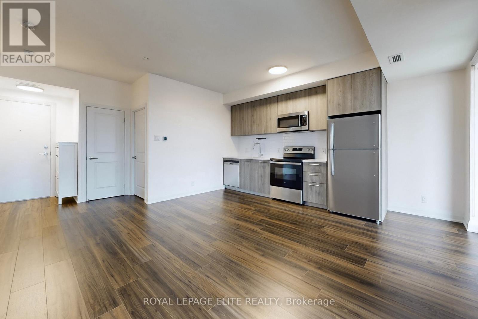 313 - 101 Cathedral High Street, Markham, ON - Indoor Photo Showing Kitchen