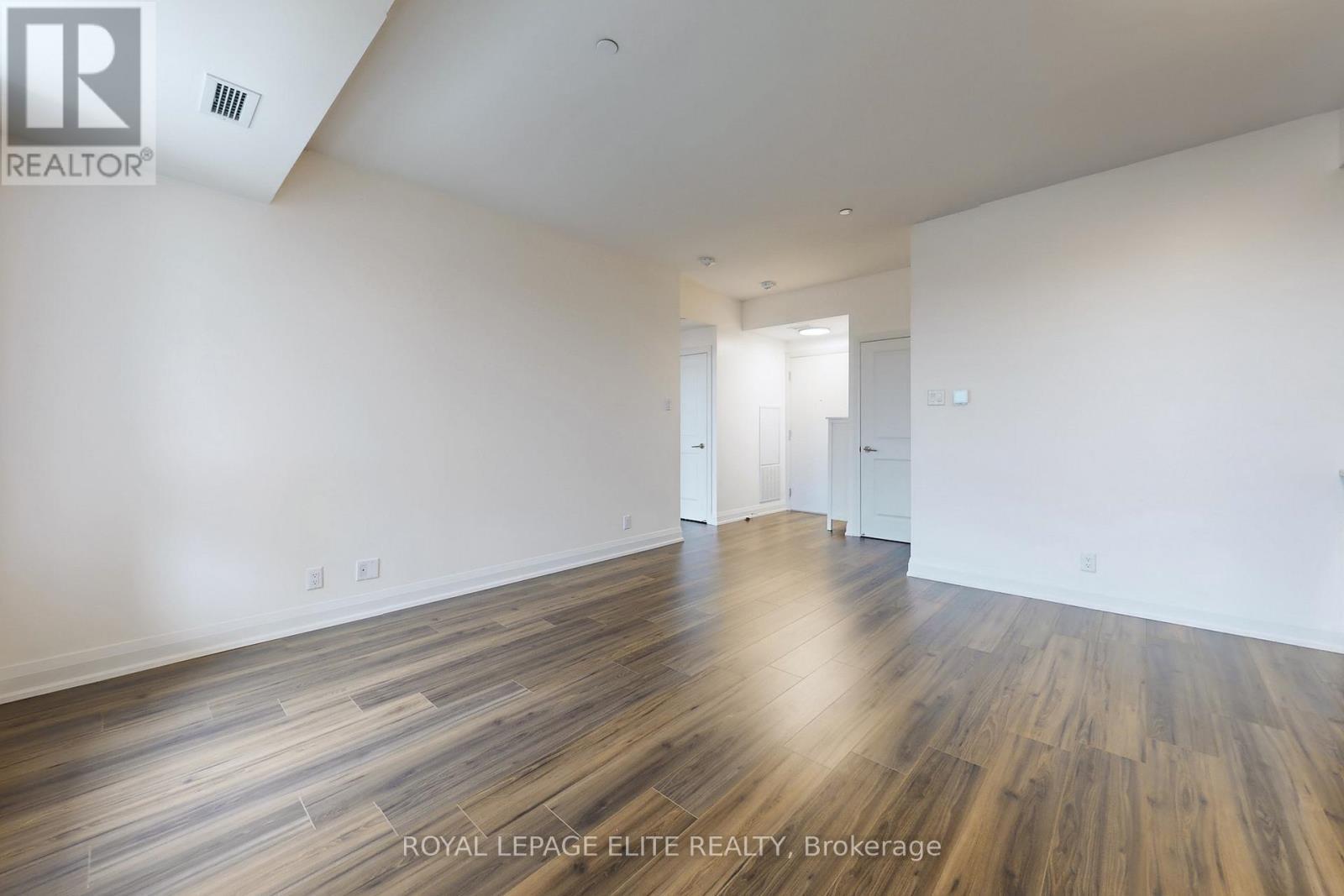 313 - 101 Cathedral High Street, Markham, ON - Indoor Photo Showing Other Room