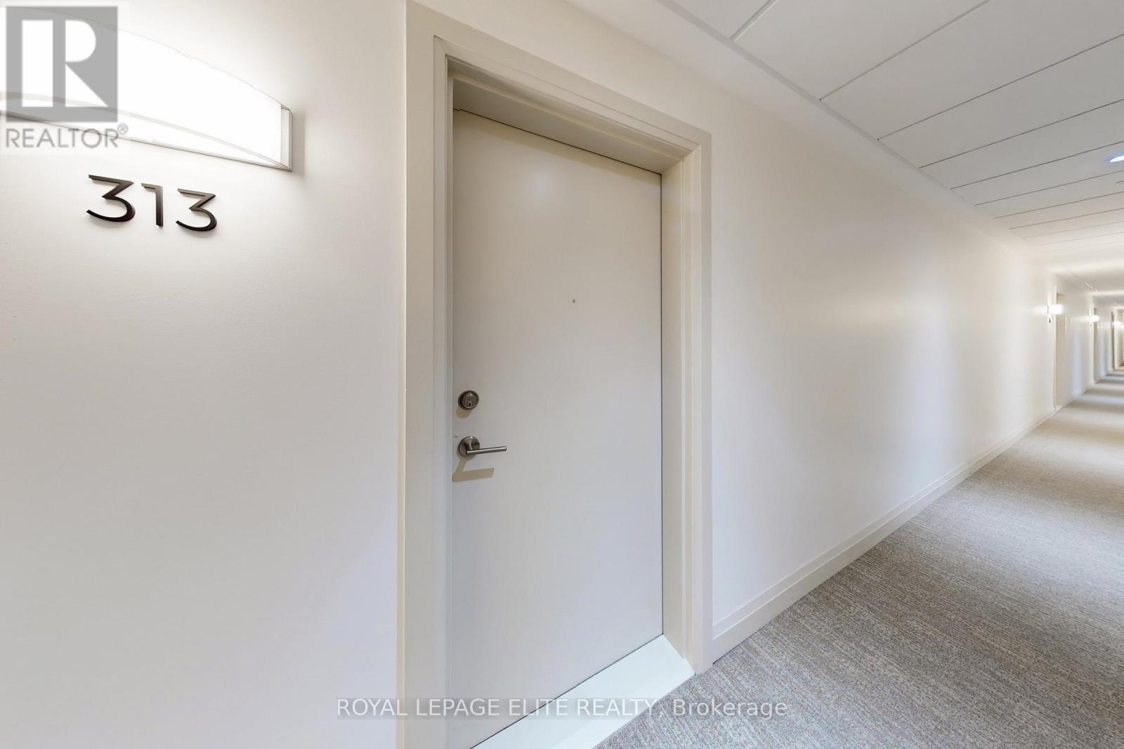 313 - 101 Cathedral High Street, Markham, ON - Indoor Photo Showing Other Room