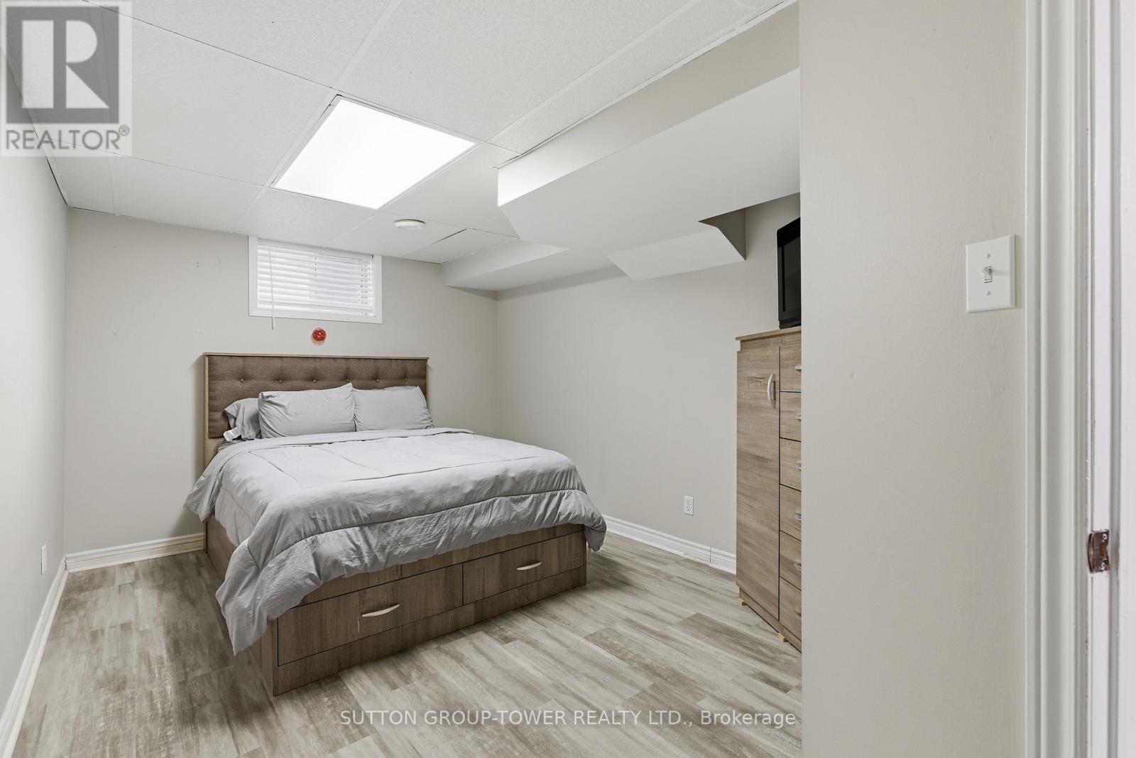 360 Dunsmore Lane, Barrie, ON - Indoor Photo Showing Bedroom