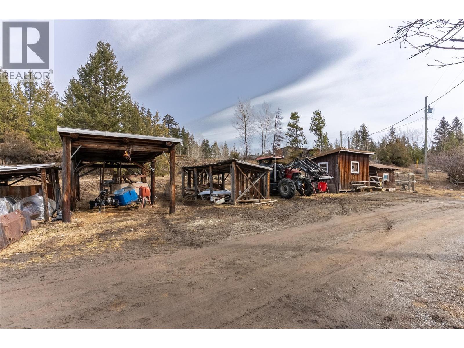 1556 Chasm Road, Clinton, BC - Outdoor