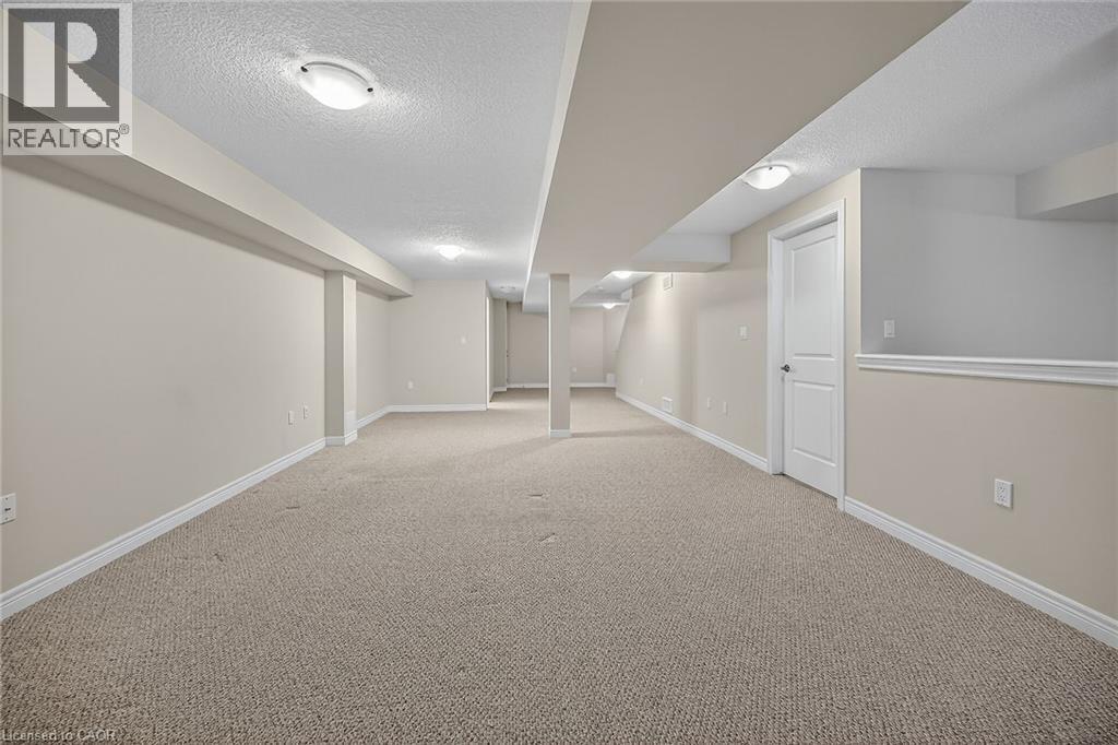 18 Ecker Lane, Hamilton, ON - Indoor Photo Showing Other Room