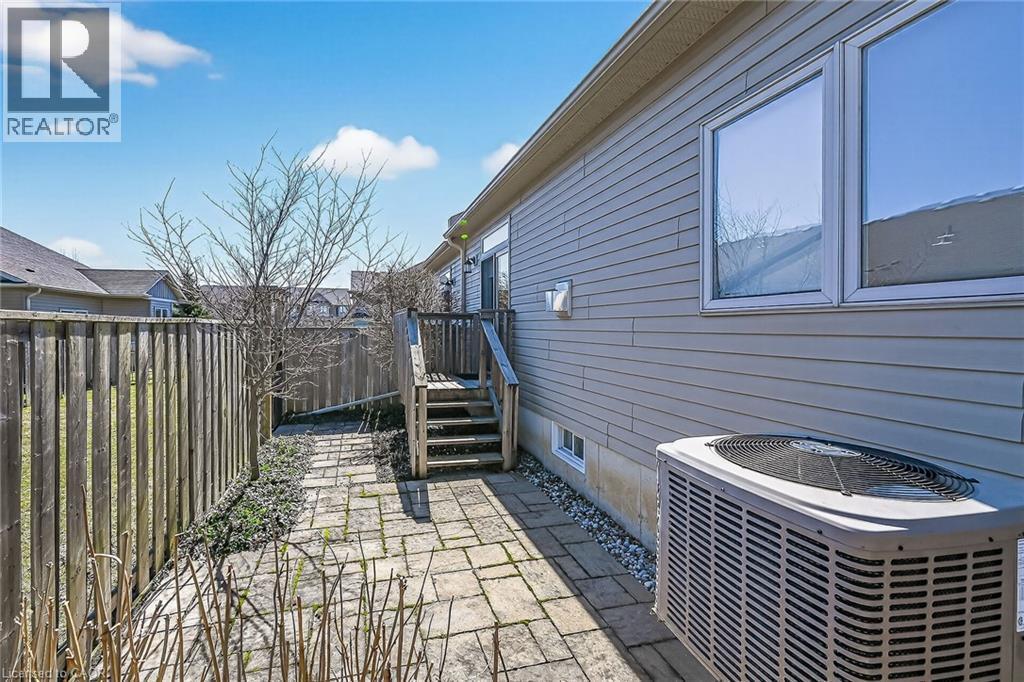 18 Ecker Lane, Hamilton, ON - Outdoor With Exterior