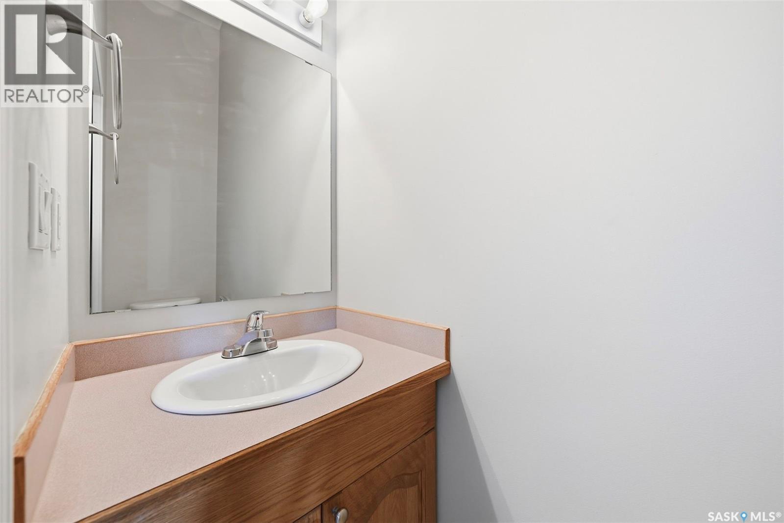 11 Columbia Drive, Saskatoon, SK - Indoor Photo Showing Bathroom