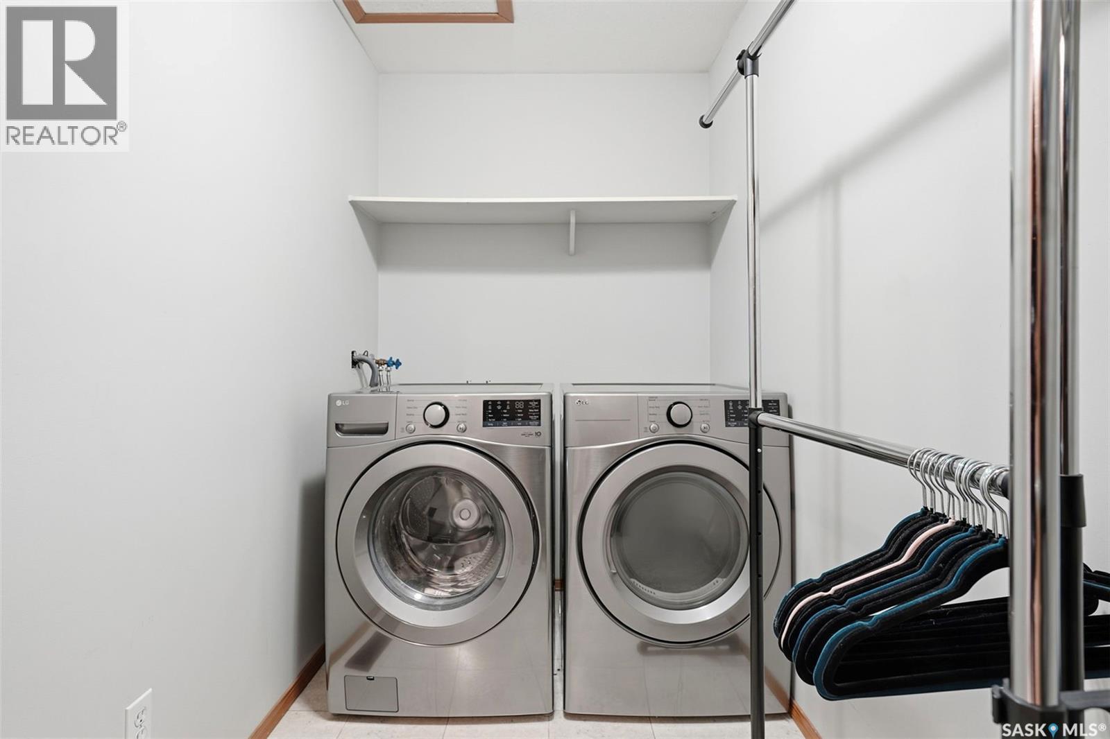 11 Columbia Drive, Saskatoon, SK - Indoor Photo Showing Laundry Room