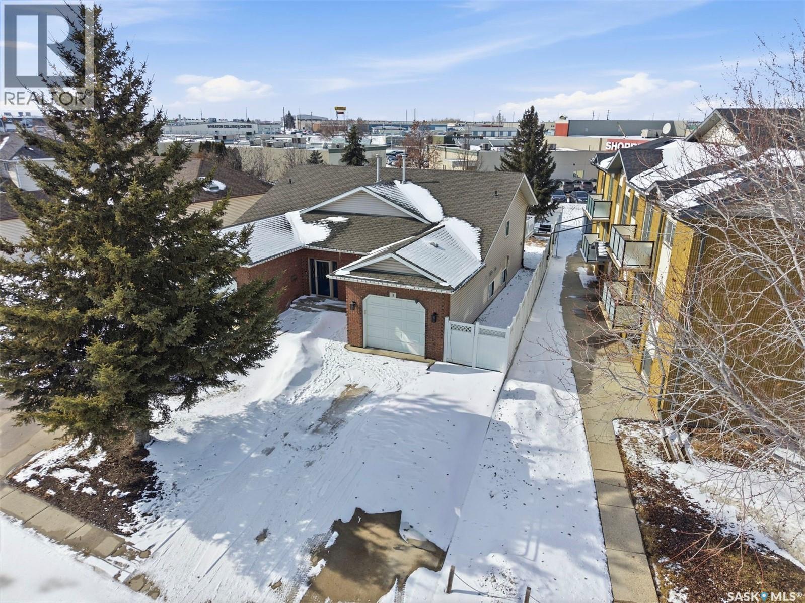 11 Columbia Drive, Saskatoon, SK - Outdoor