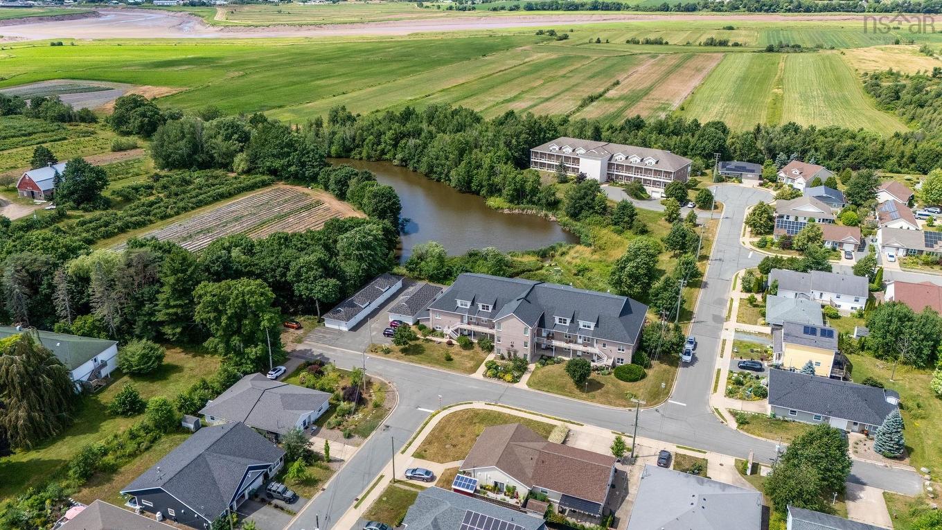 302 42 Bigelow Street, Wolfville, NS