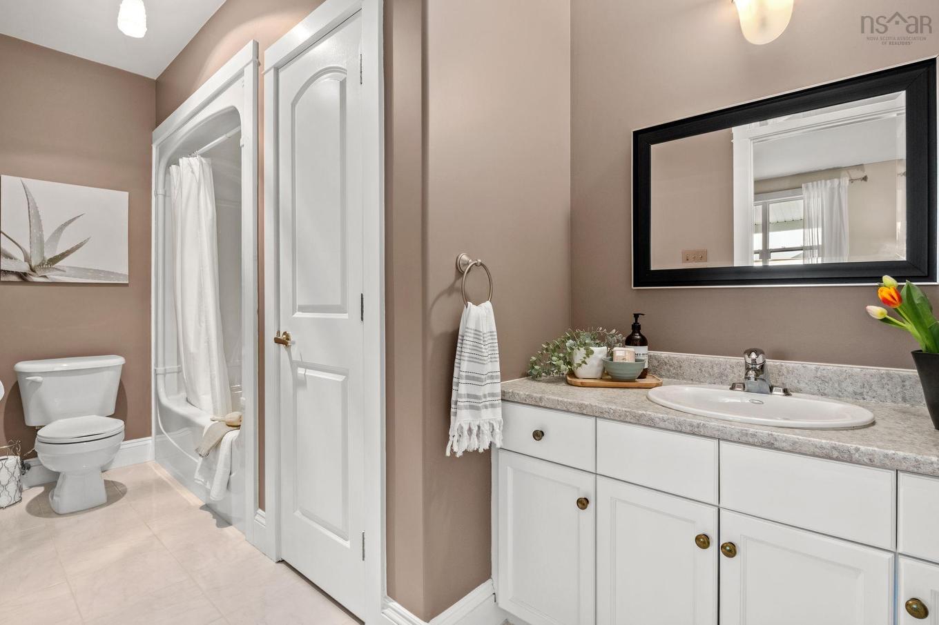 302 42 Bigelow Street, Wolfville, NS