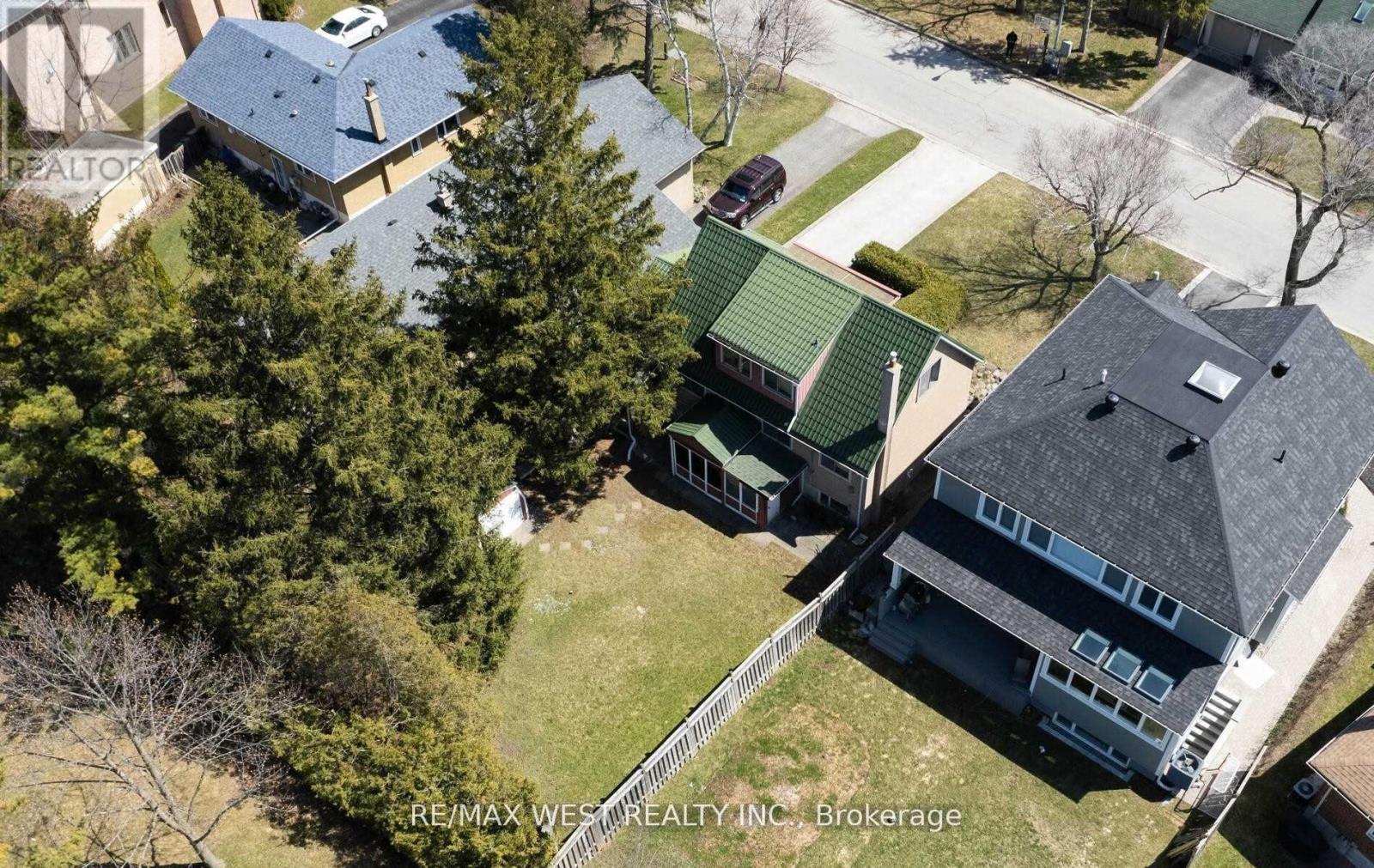 32 Broadleaf Road, Toronto, ON - Outdoor With View