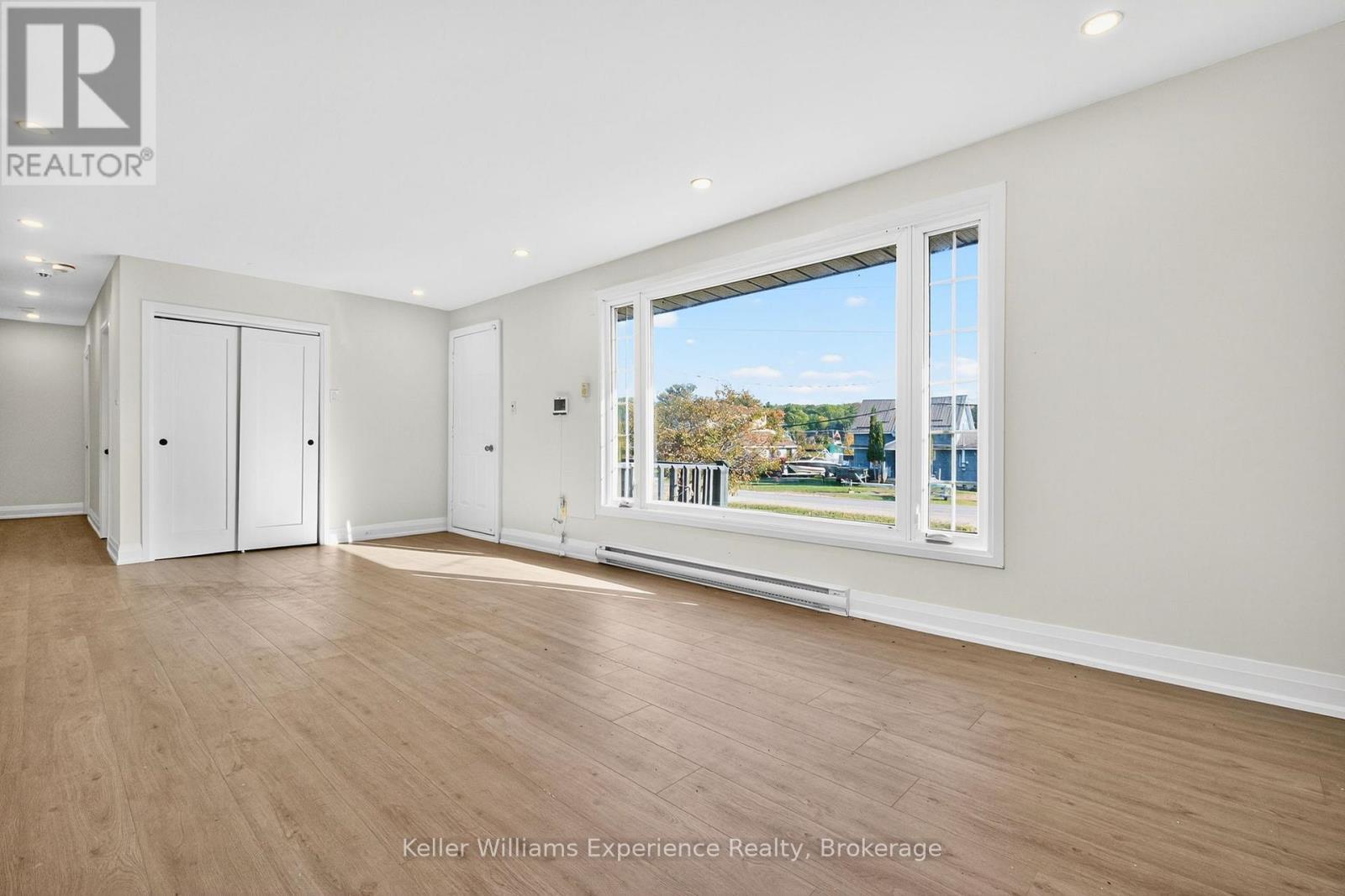 556 Champlain Road, Tiny, ON - Indoor Photo Showing Other Room