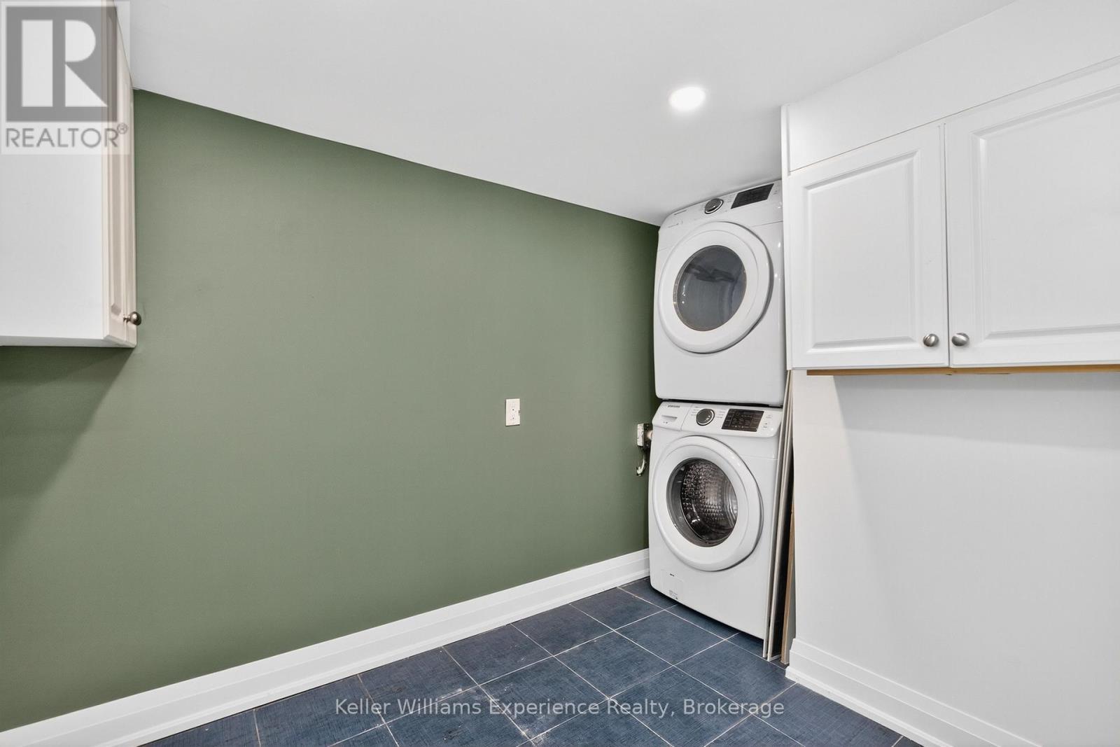 556 Champlain Road, Tiny, ON - Indoor Photo Showing Laundry Room