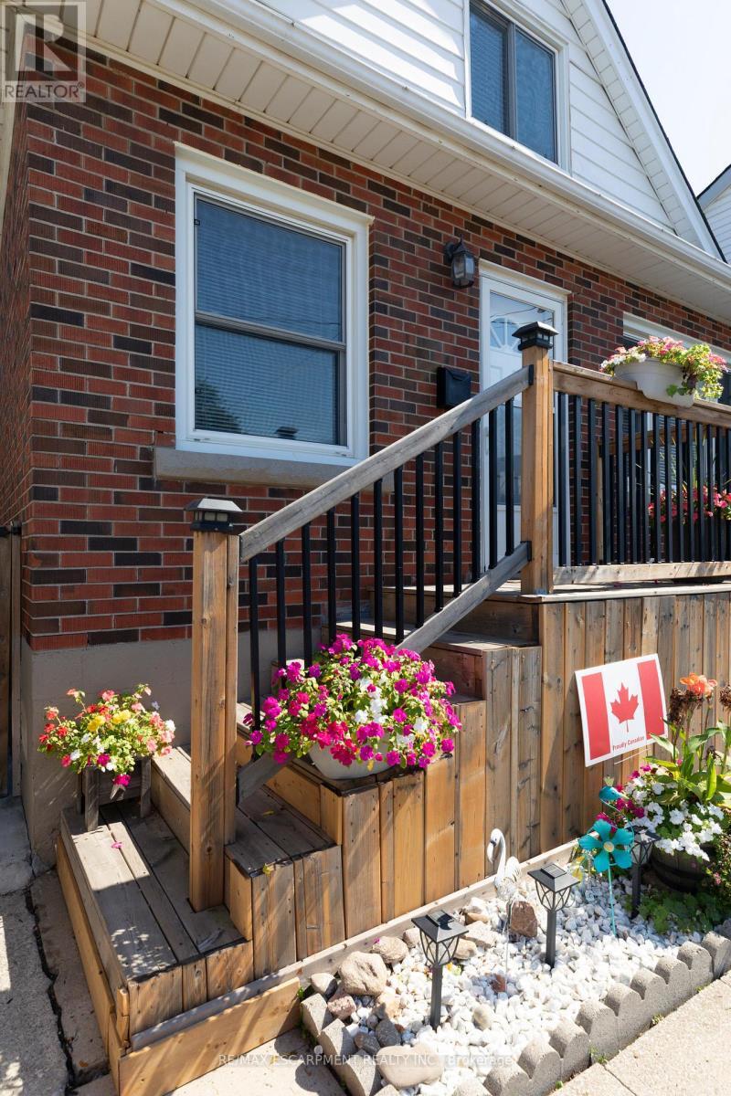 118 Julian Avenue, Hamilton, ON - Outdoor With Exterior