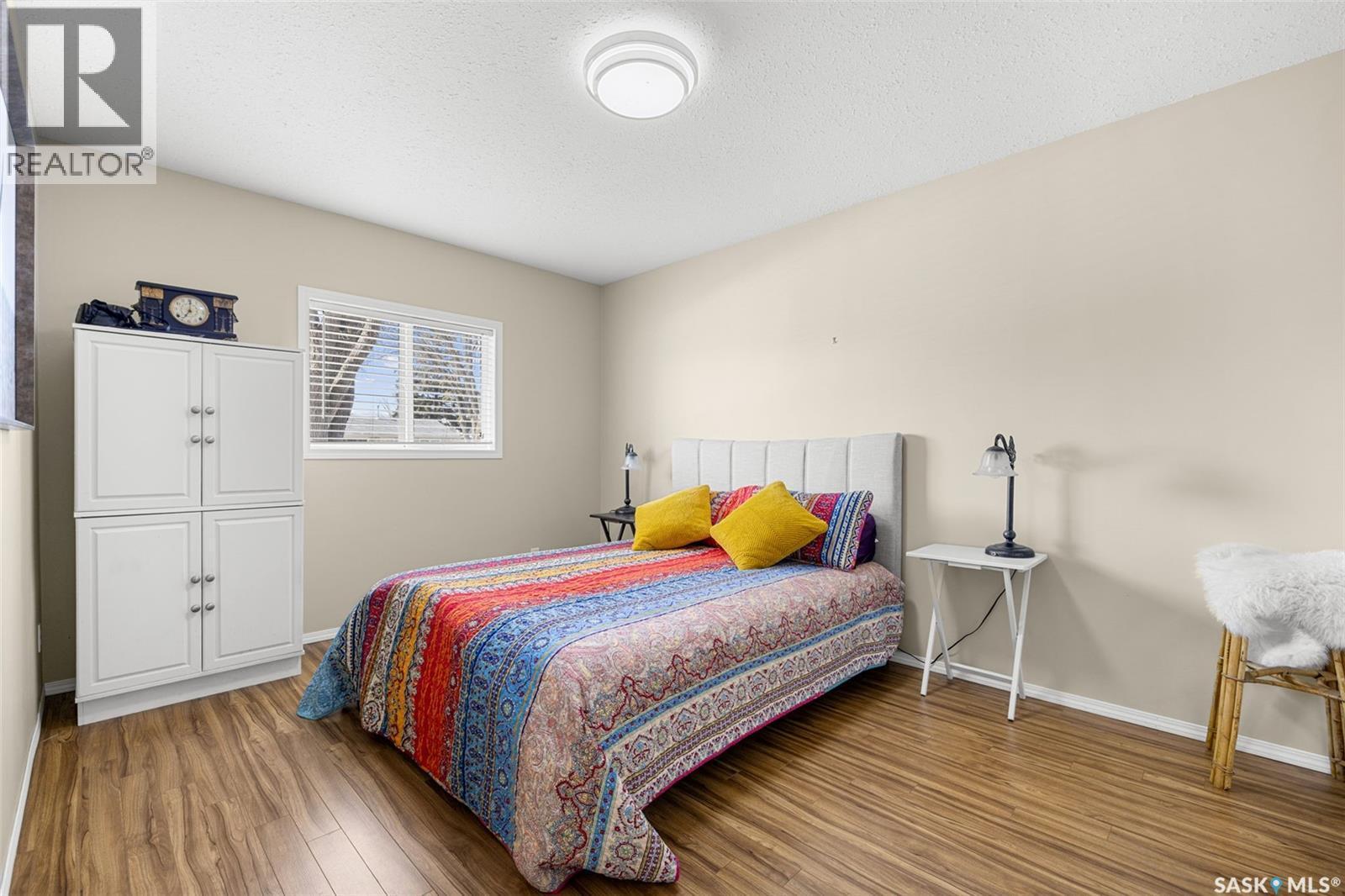359 4Th Avenue Se, Swift Current, SK - Indoor Photo Showing Bedroom