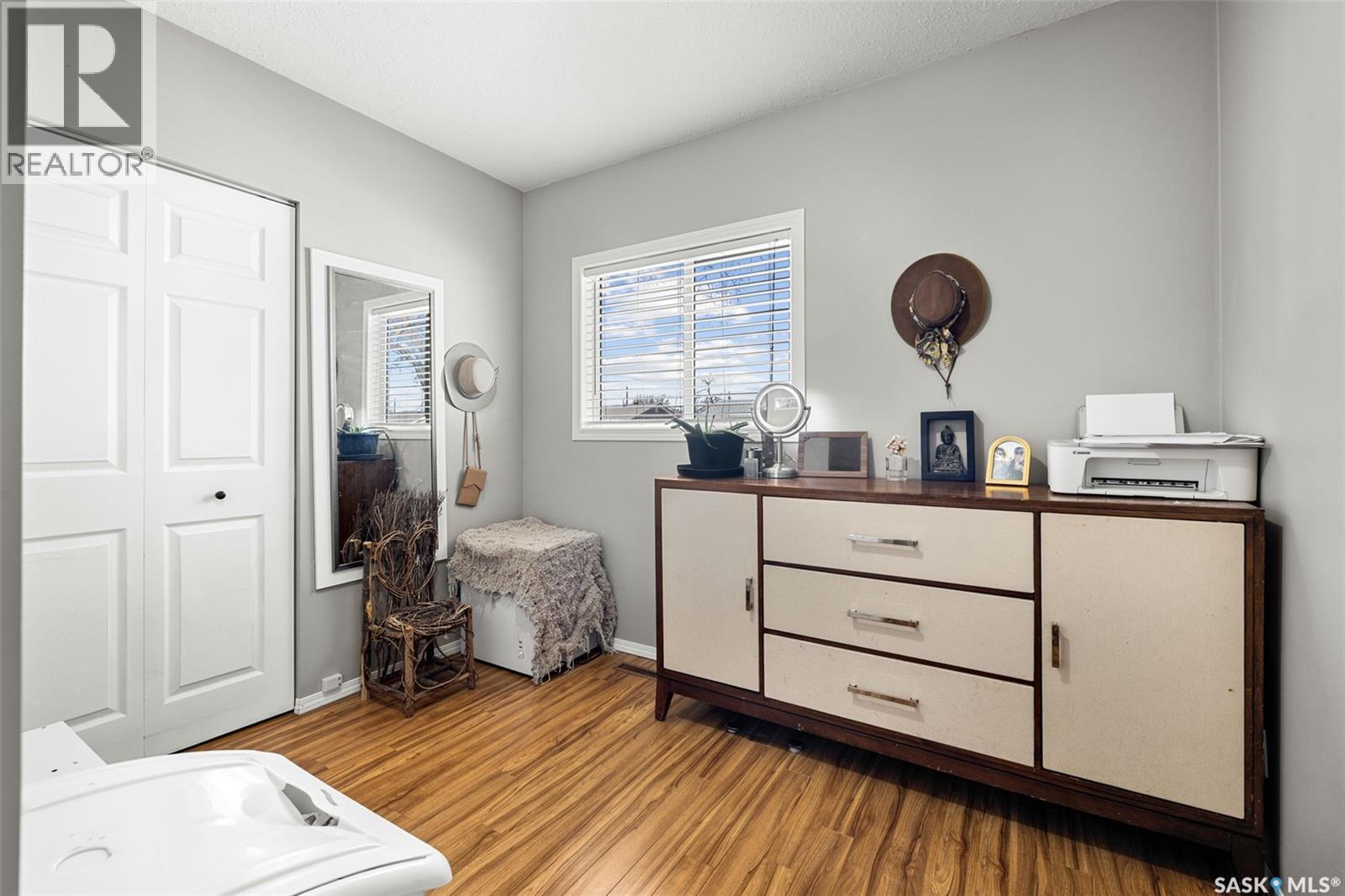 359 4Th Avenue Se, Swift Current, SK - Indoor