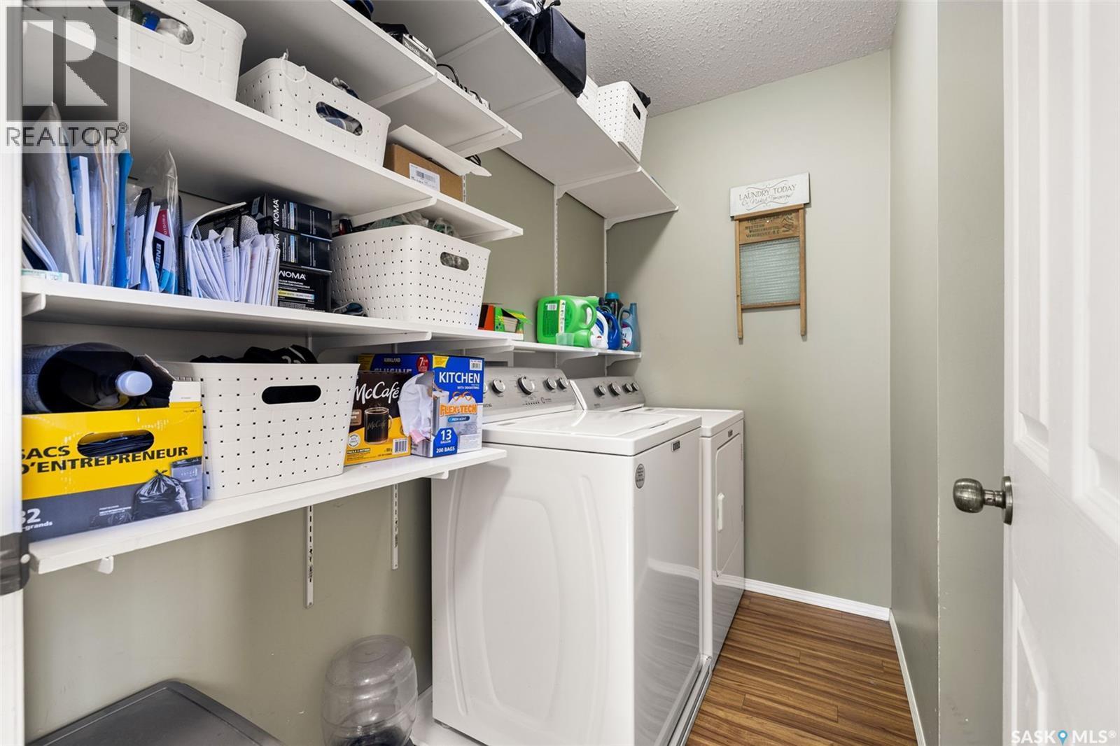 359 4Th Avenue Se, Swift Current, SK - Indoor