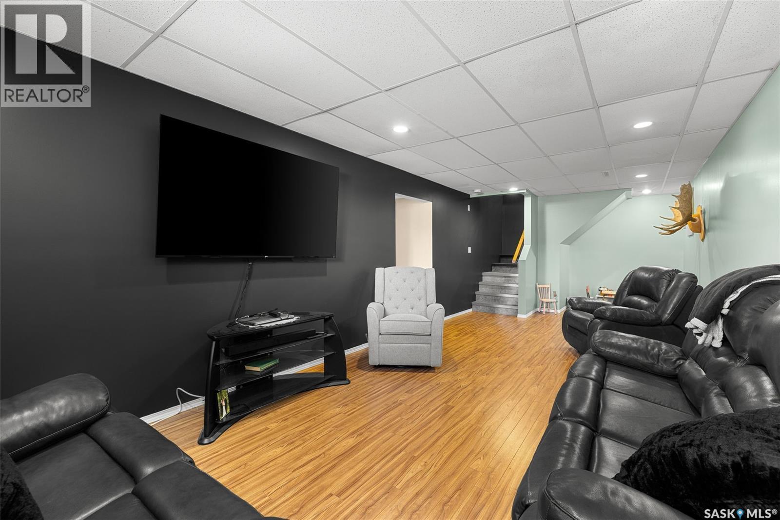 359 4Th Avenue Se, Swift Current, SK - Indoor