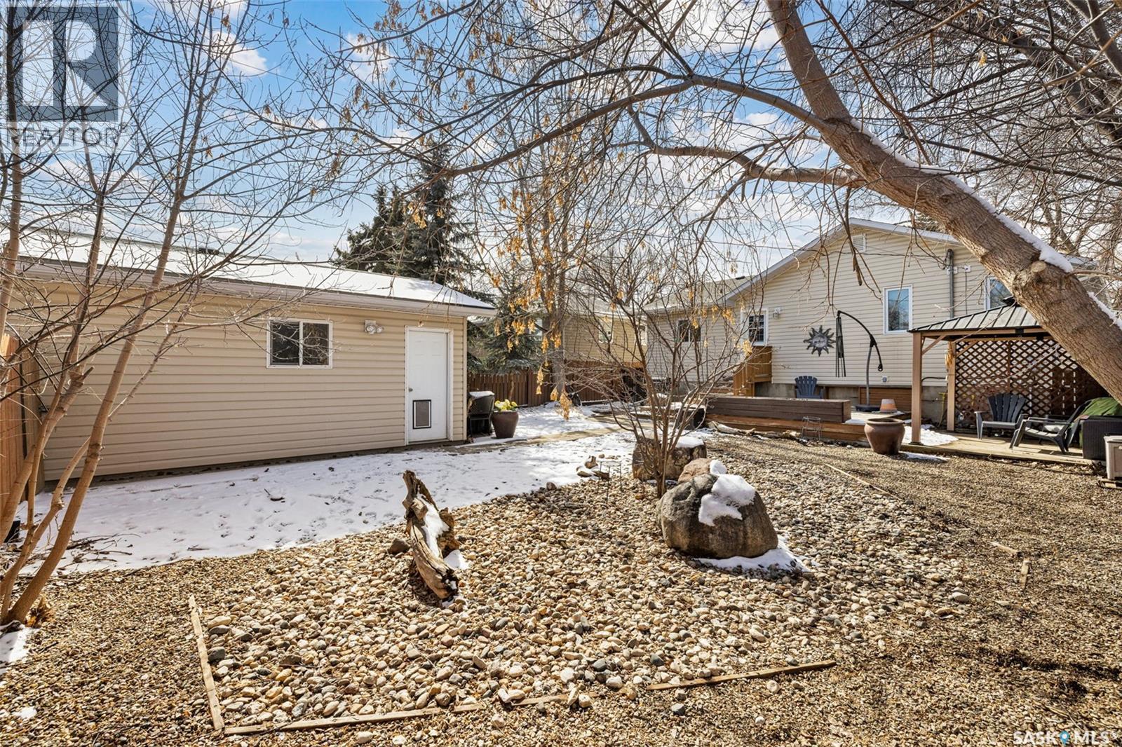 359 4Th Avenue Se, Swift Current, SK - Outdoor