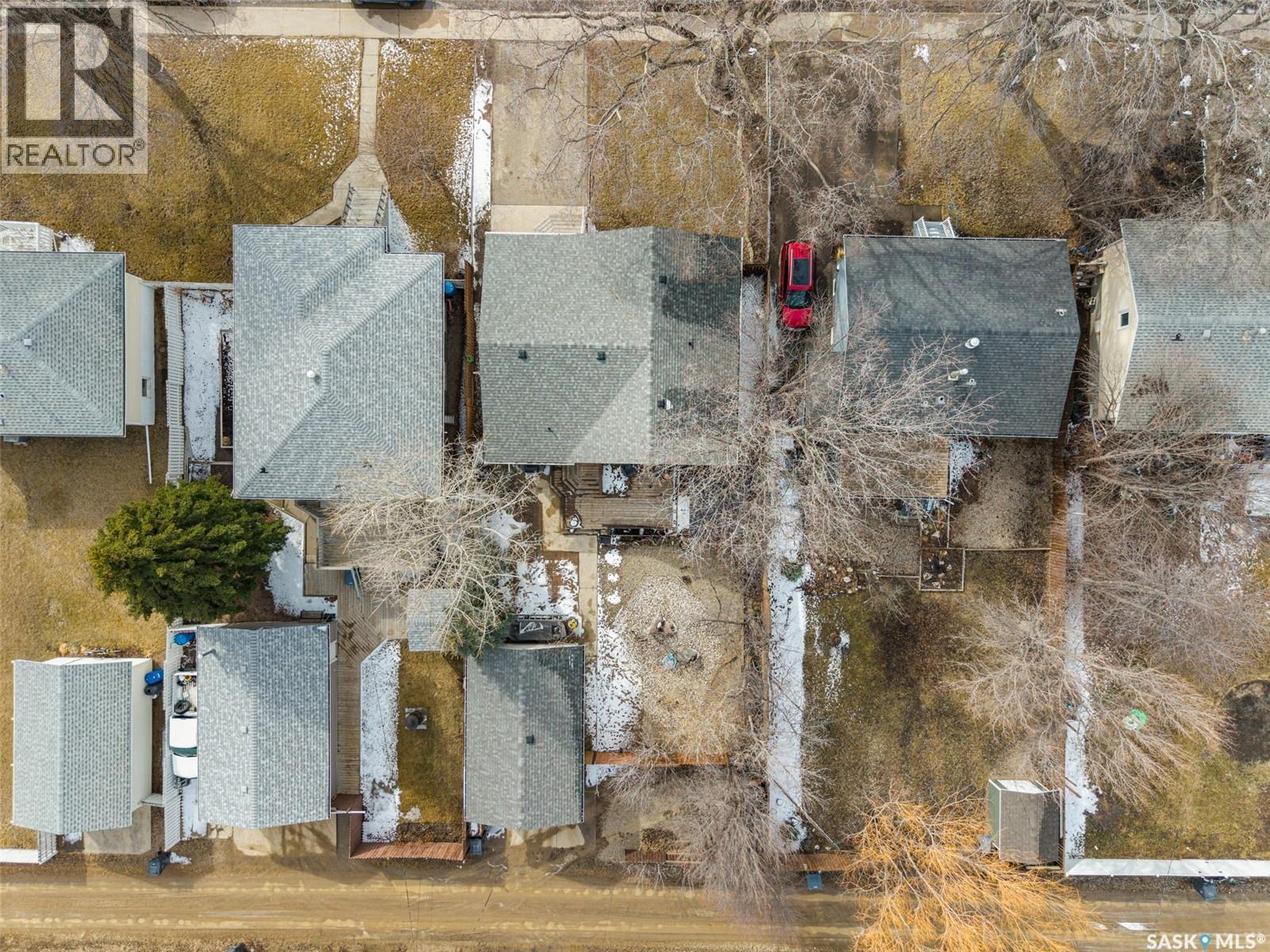 359 4Th Avenue Se, Swift Current, SK - Outdoor