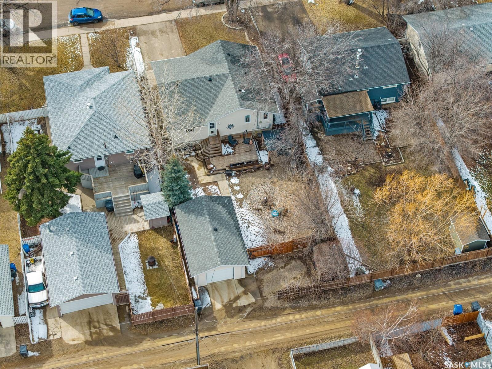 359 4Th Avenue Se, Swift Current, SK - Outdoor