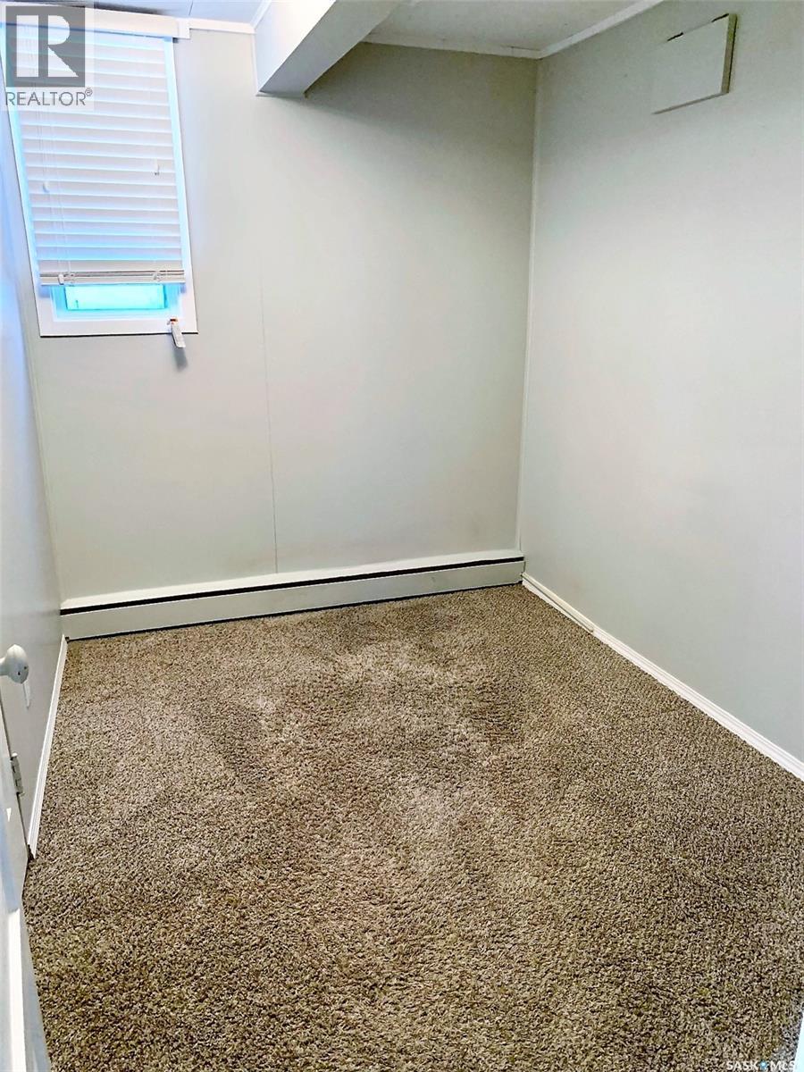 267 7Th Avenue Nw, Swift Current, SK - Indoor Photo Showing Other Room