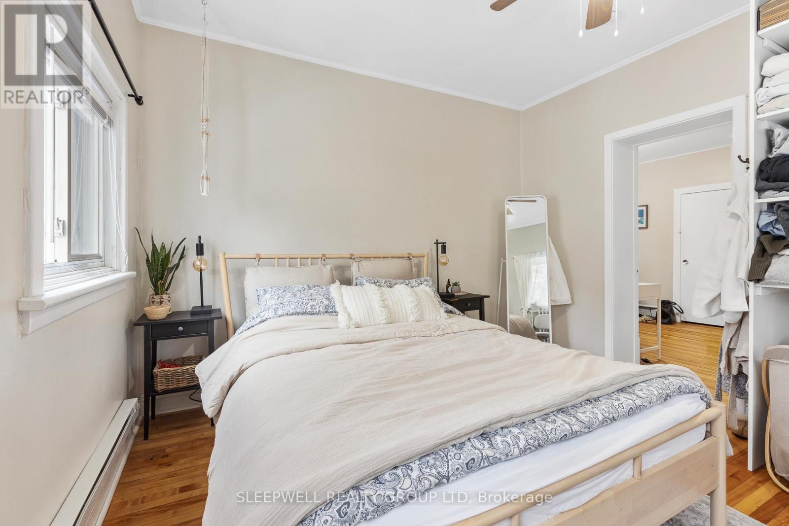 84 Fourth Avenue, Ottawa, ON - Indoor Photo Showing Bedroom