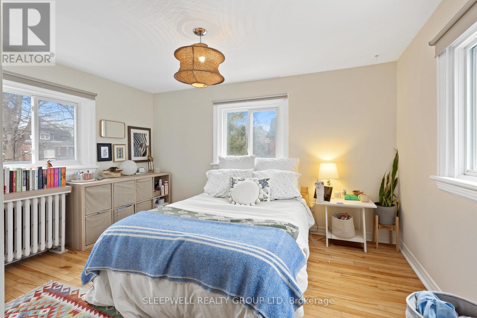84 Fourth Avenue, Ottawa, ON - Indoor Photo Showing Bedroom