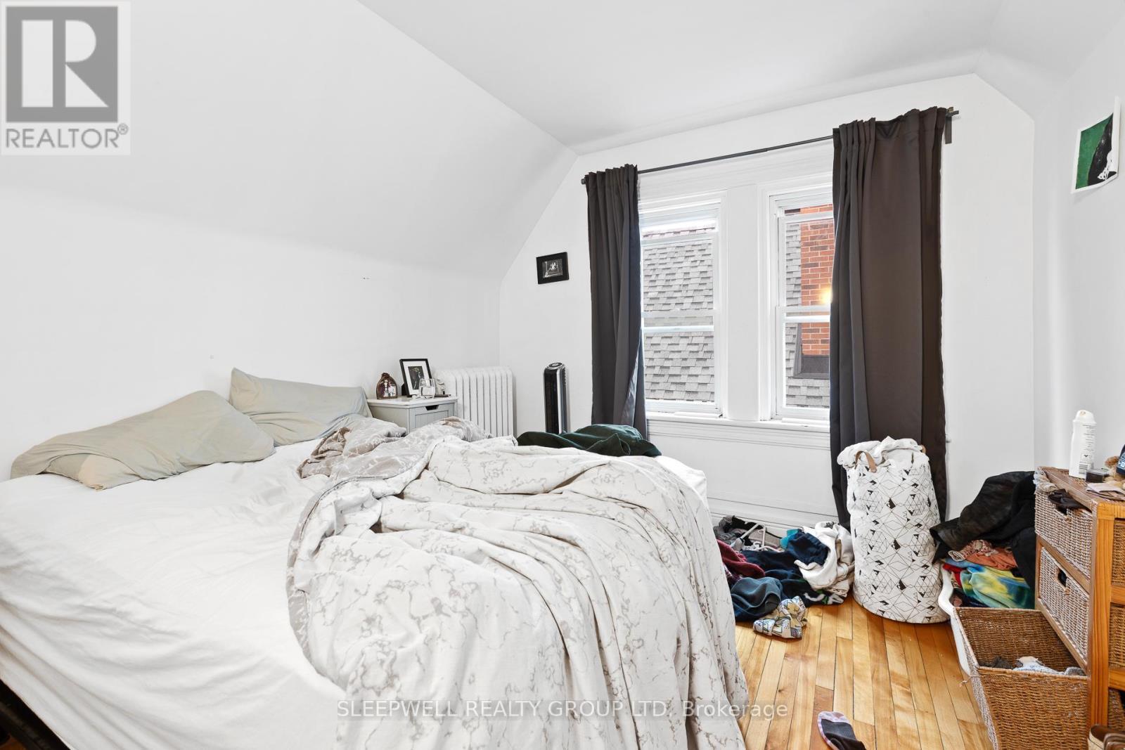 84 Fourth Avenue, Ottawa, ON - Indoor Photo Showing Bedroom