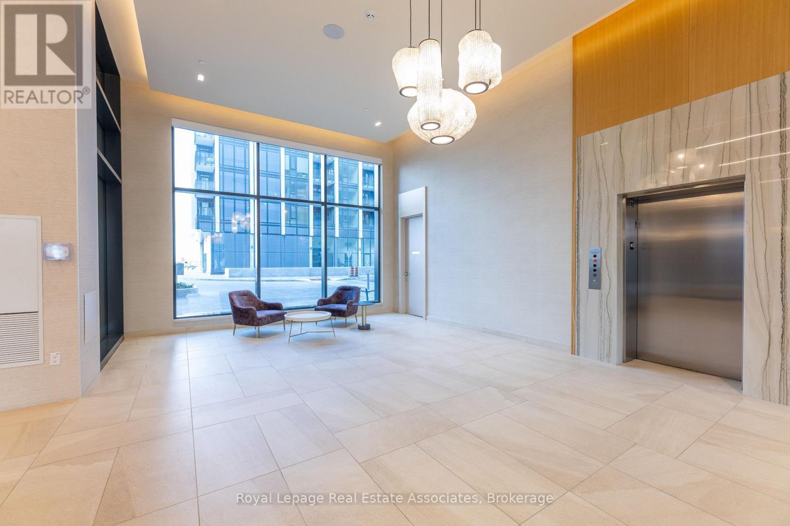 1121 - 8960 Jane Street, Vaughan, ON - Indoor Photo Showing Other Room
