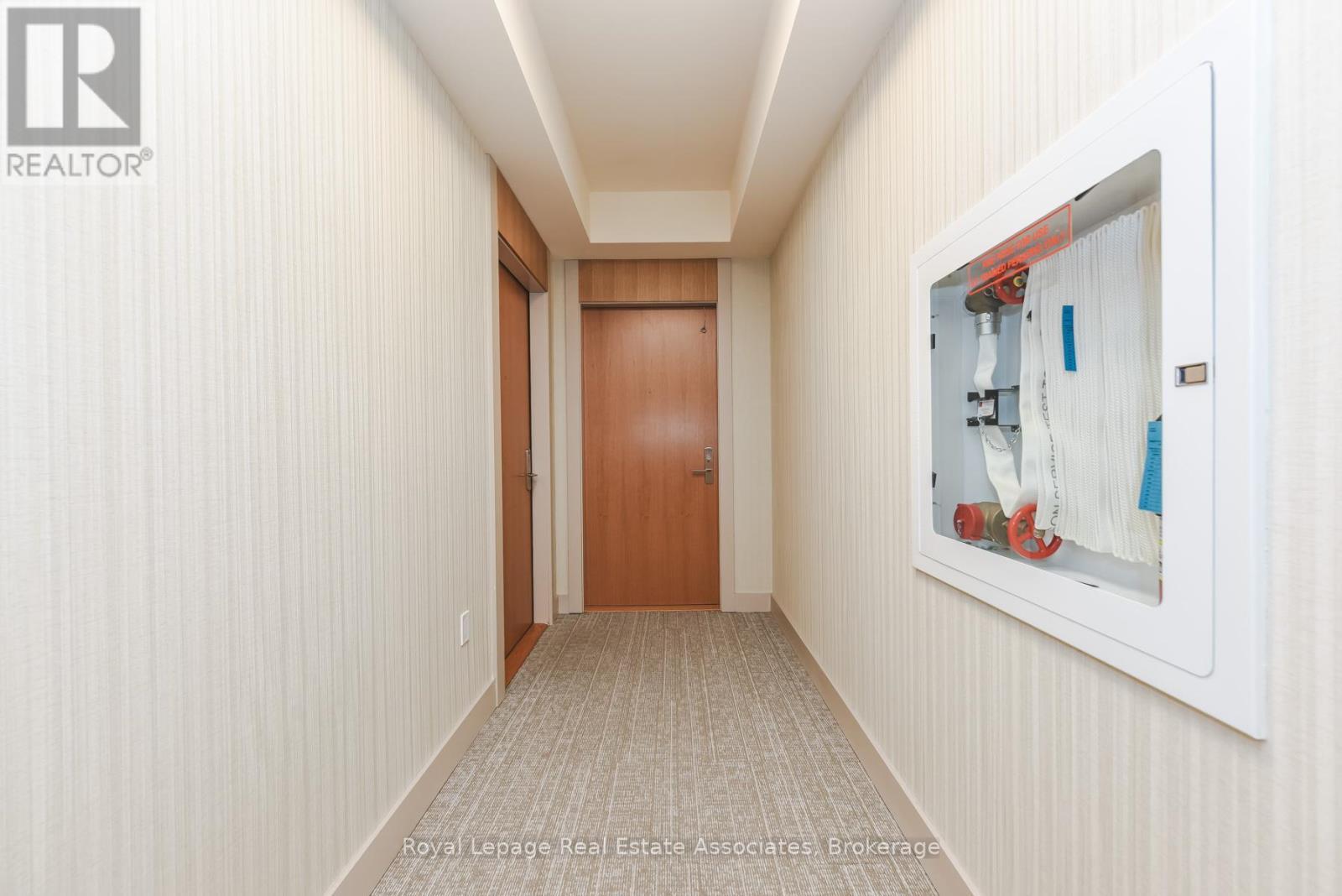 1121 - 8960 Jane Street, Vaughan, ON - Indoor Photo Showing Other Room