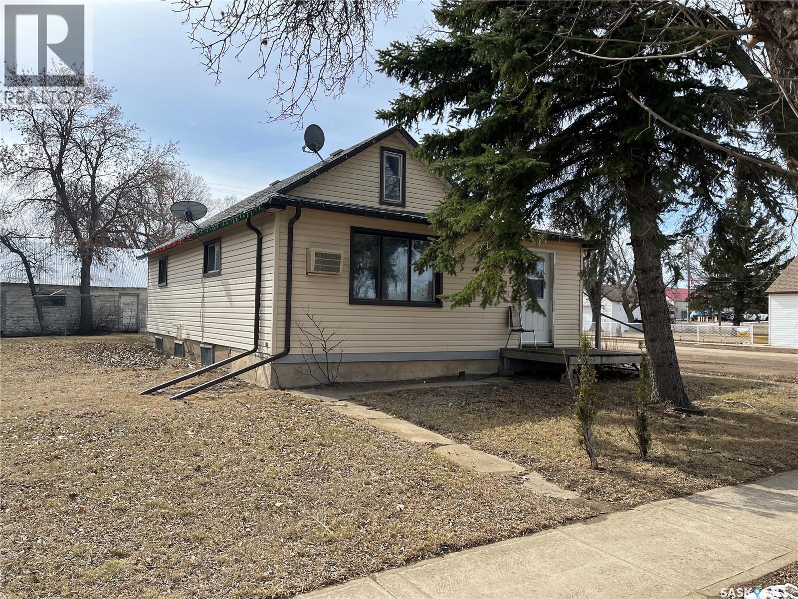 101 2Nd Avenue E, Lafleche, SK - Outdoor