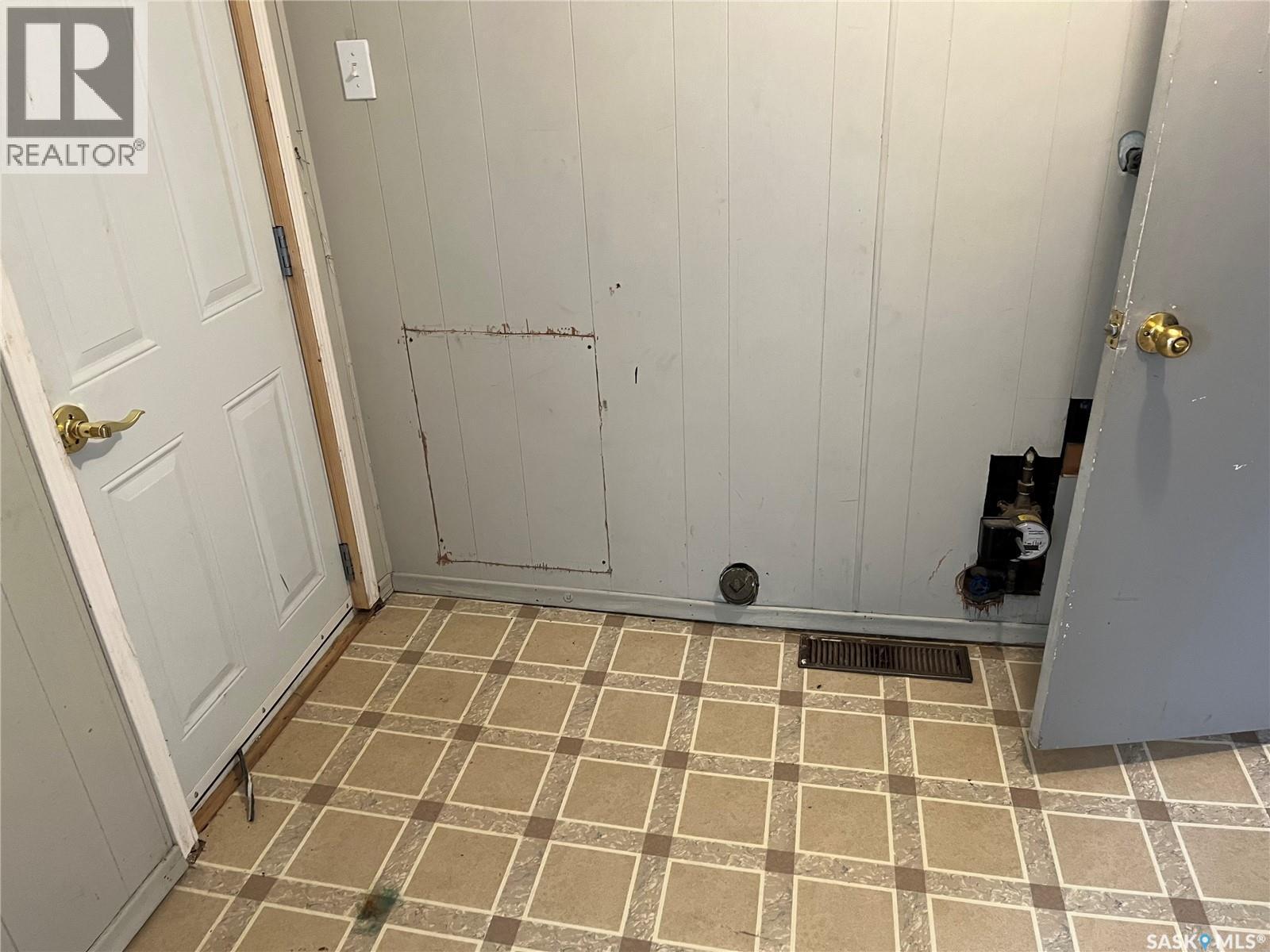 101 2Nd Avenue E, Lafleche, SK - Indoor Photo Showing Other Room