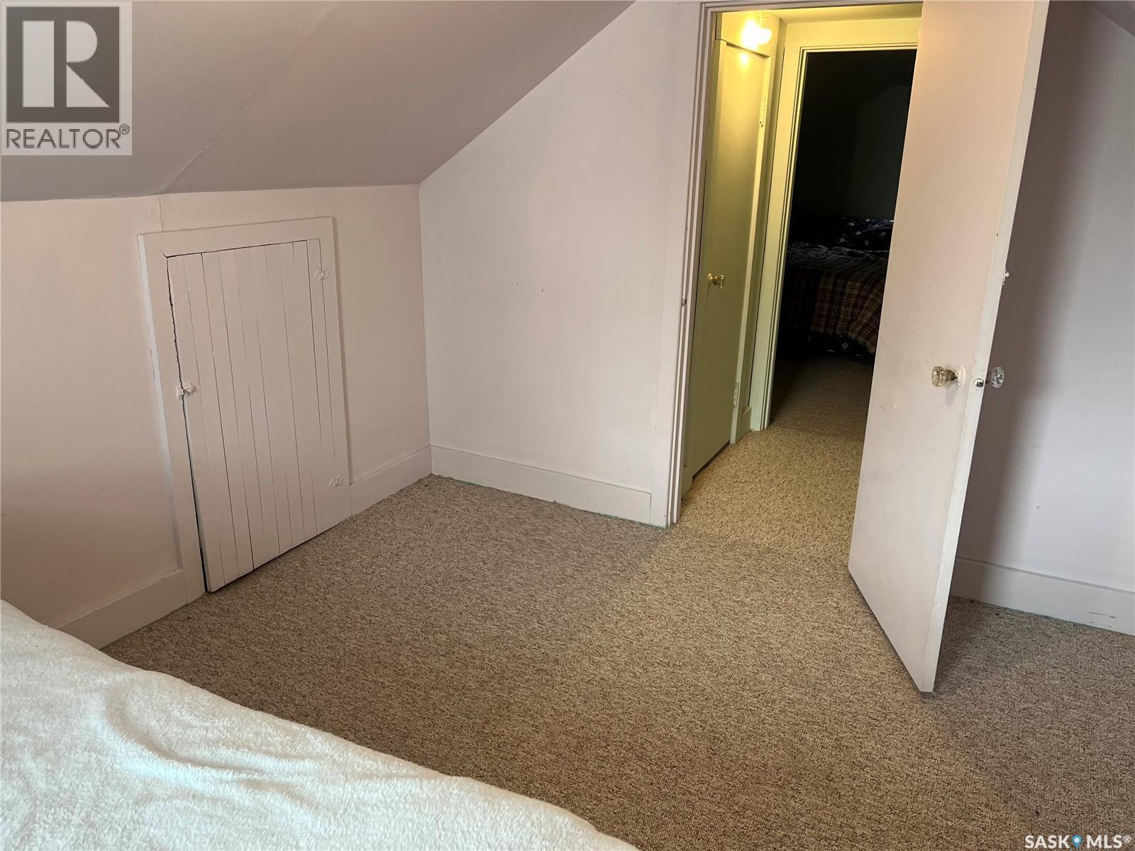 101 2Nd Avenue E, Lafleche, SK - Indoor