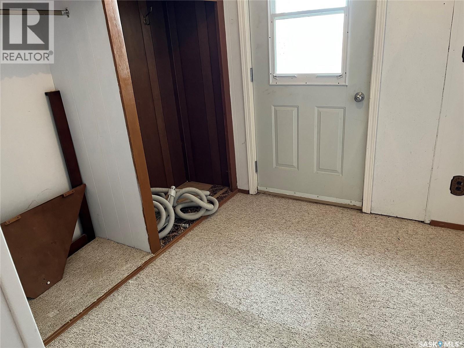 101 2Nd Avenue E, Lafleche, SK - Indoor Photo Showing Other Room