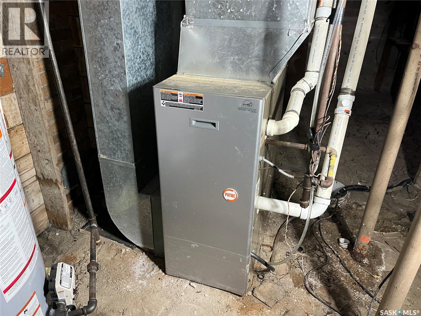 101 2Nd Avenue E, Lafleche, SK - Indoor Photo Showing Basement