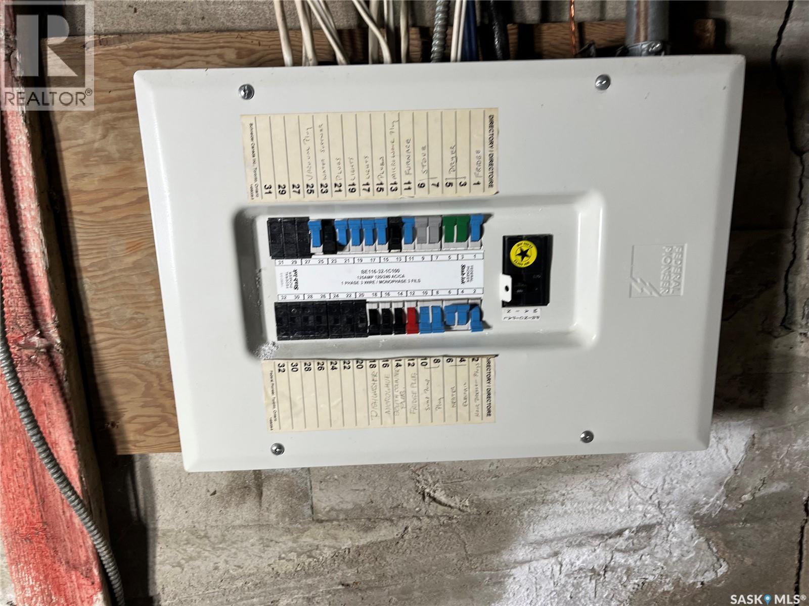 101 2Nd Avenue E, Lafleche, SK - Indoor Photo Showing Other Room