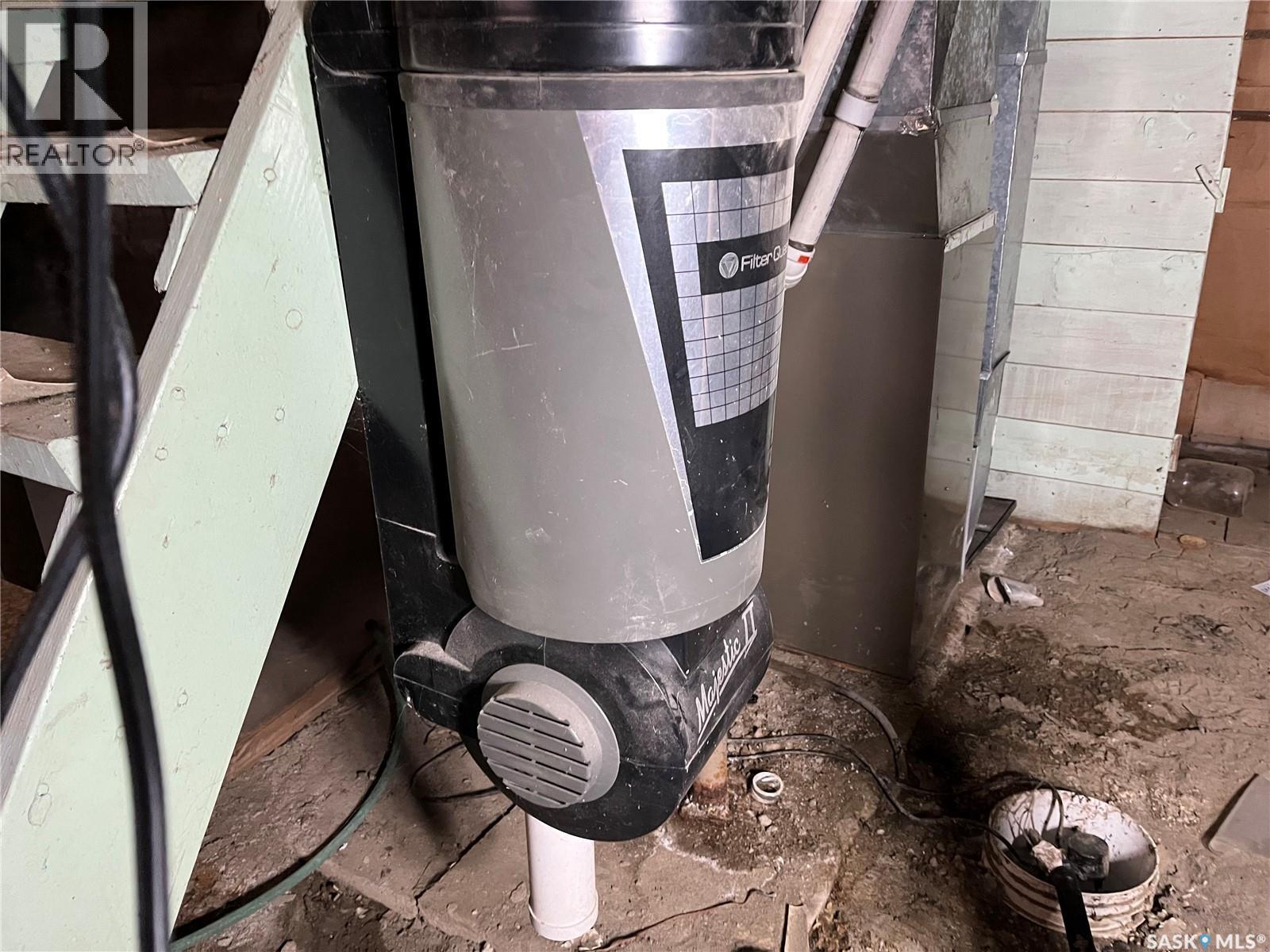 101 2Nd Avenue E, Lafleche, SK - Indoor Photo Showing Other Room