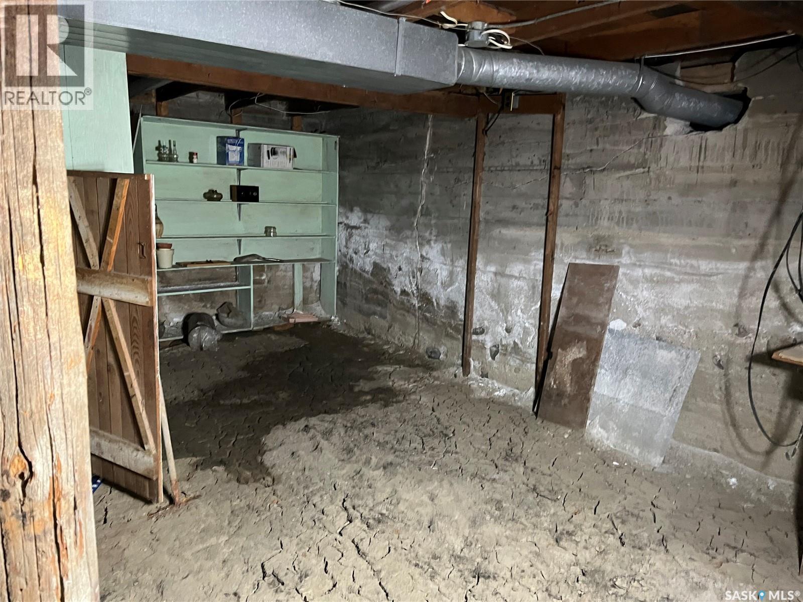 101 2Nd Avenue E, Lafleche, SK - Indoor Photo Showing Basement