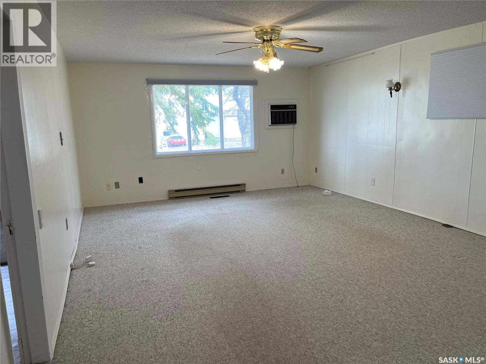 101 2Nd Avenue E, Lafleche, SK - Indoor Photo Showing Other Room