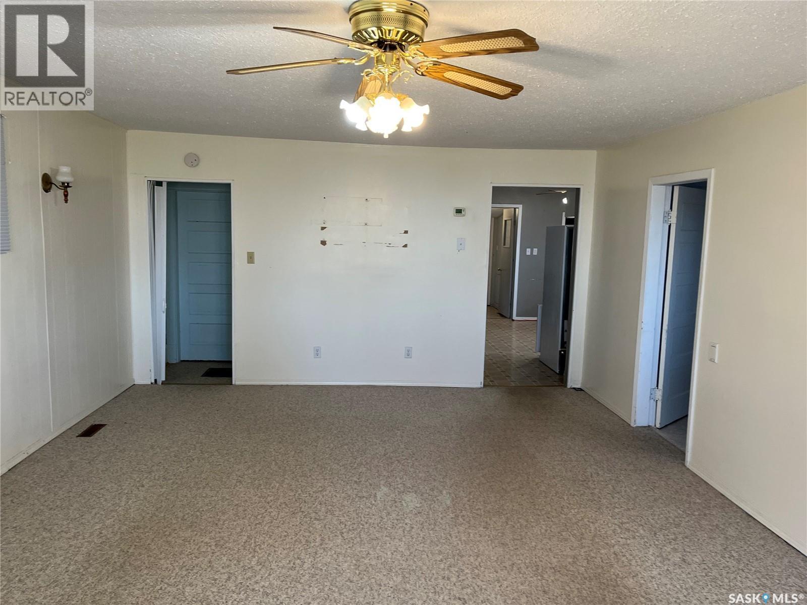 101 2Nd Avenue E, Lafleche, SK - Indoor Photo Showing Other Room