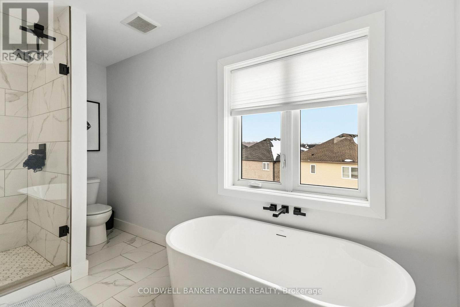 2884 Doyle Drive, London South (South U), ON - Indoor Photo Showing Bathroom