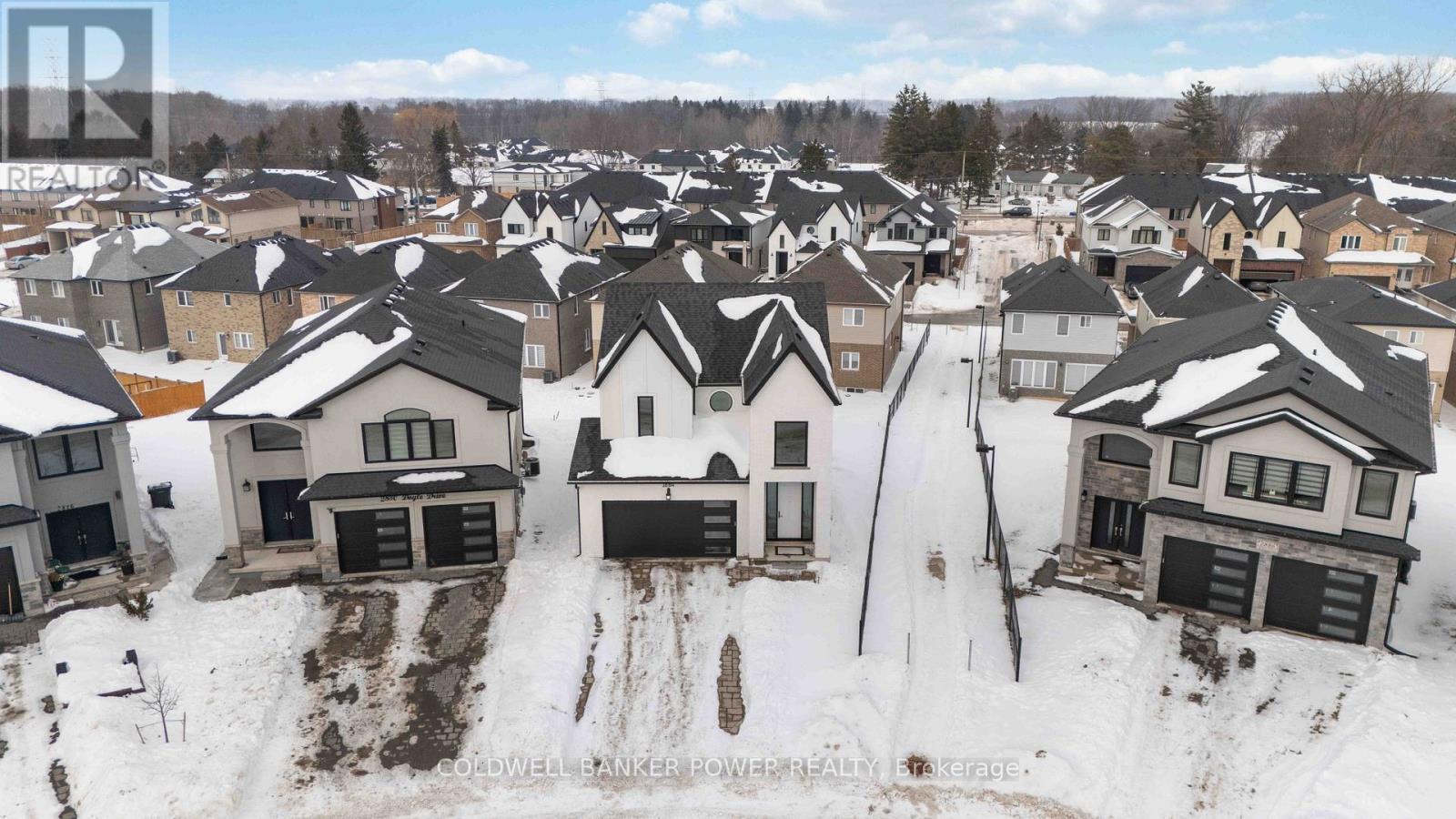 2884 Doyle Drive, London South (South U), ON - Outdoor With Facade