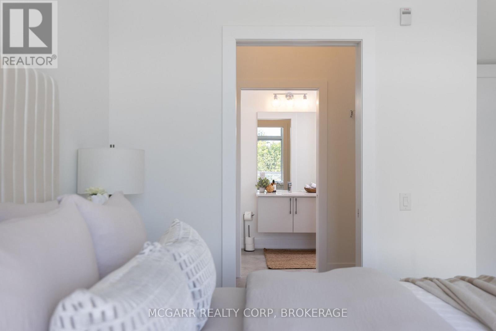 403 - 77 Yates Street, St. Catharines (Downtown), ON - Indoor Photo Showing Bedroom