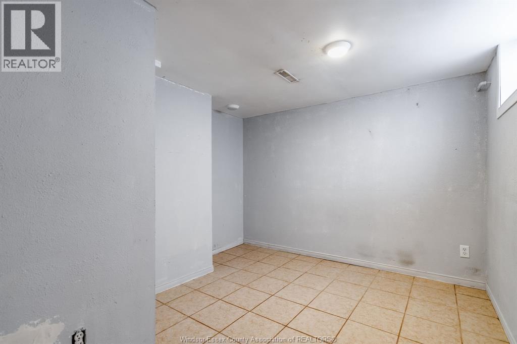 2436 Turner, Windsor, ON - Indoor Photo Showing Other Room