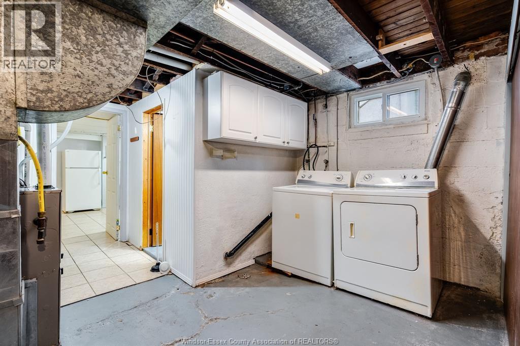 2436 Turner, Windsor, ON - Indoor Photo Showing Laundry Room