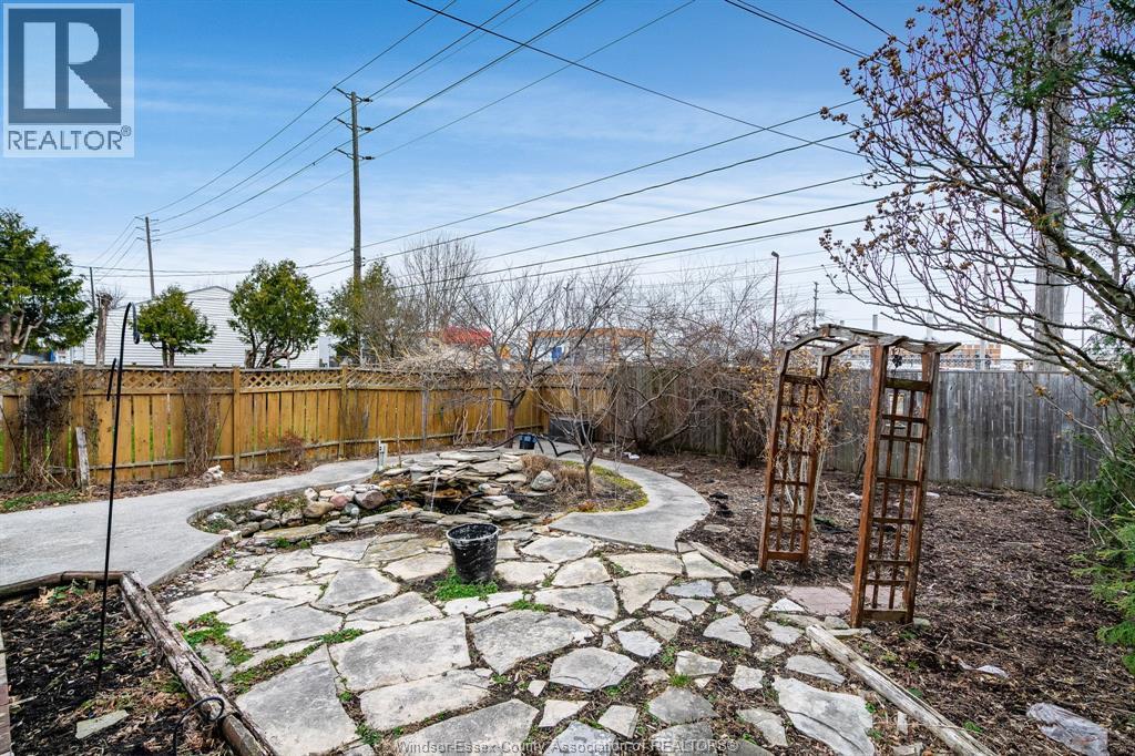 2436 Turner, Windsor, ON - Outdoor