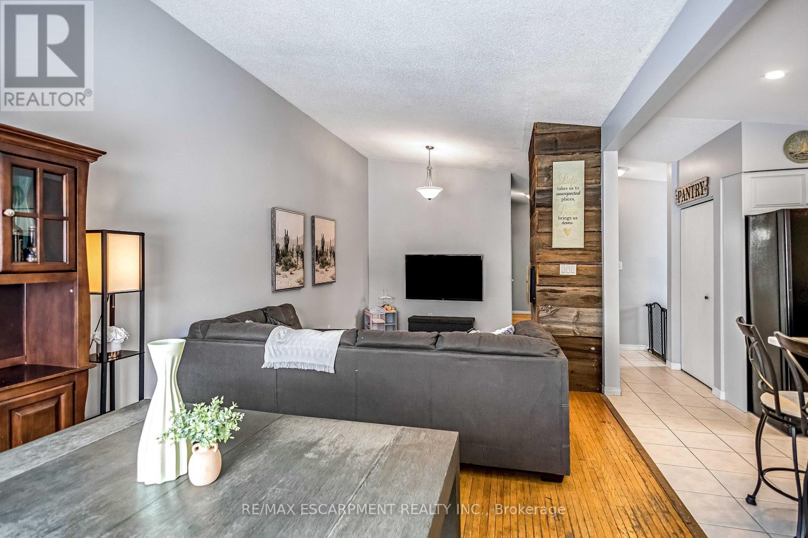 5 Carrington Court, Hamilton, ON - Indoor Photo Showing Other Room