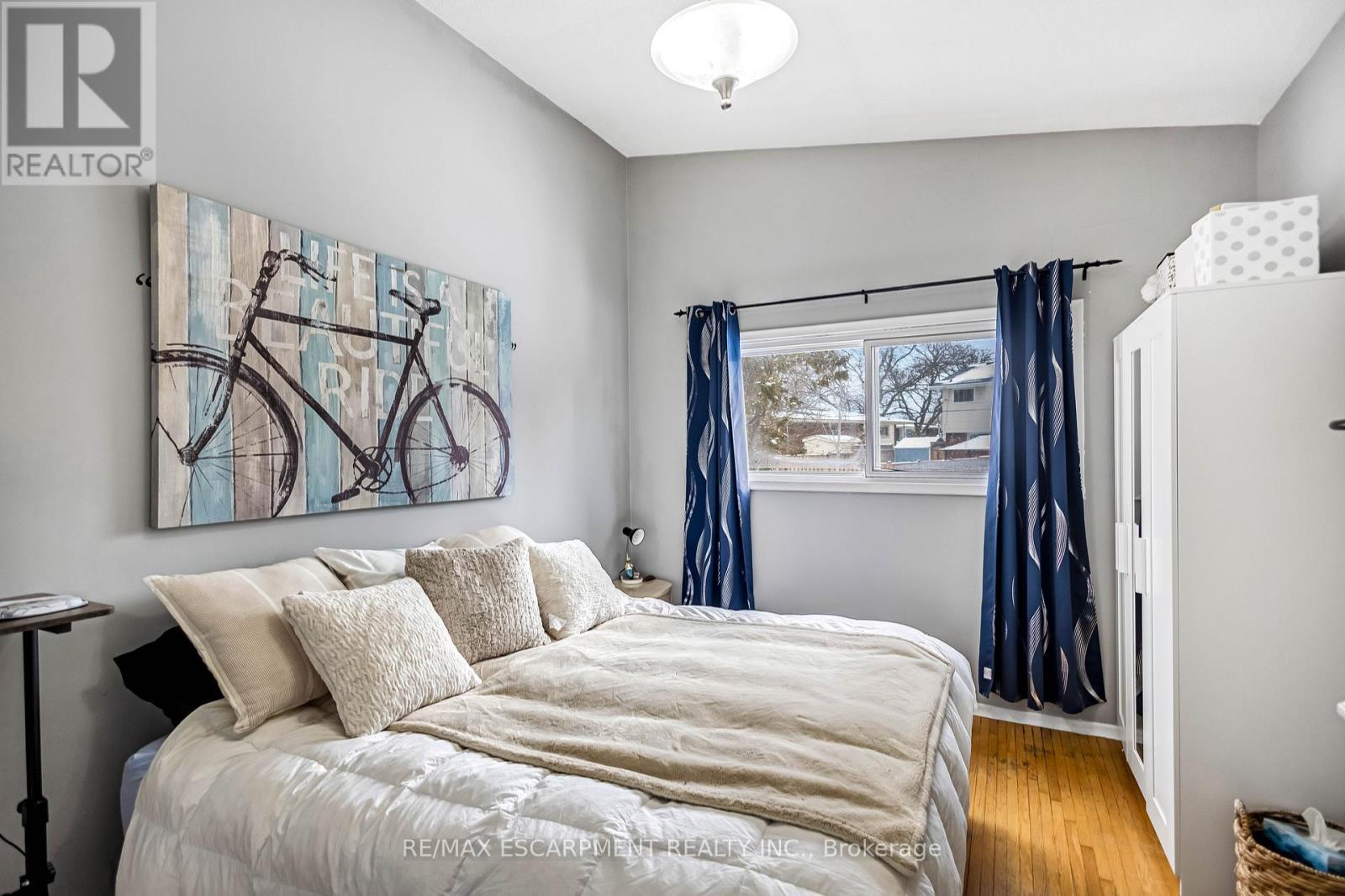 5 Carrington Court, Hamilton, ON - Indoor Photo Showing Bedroom