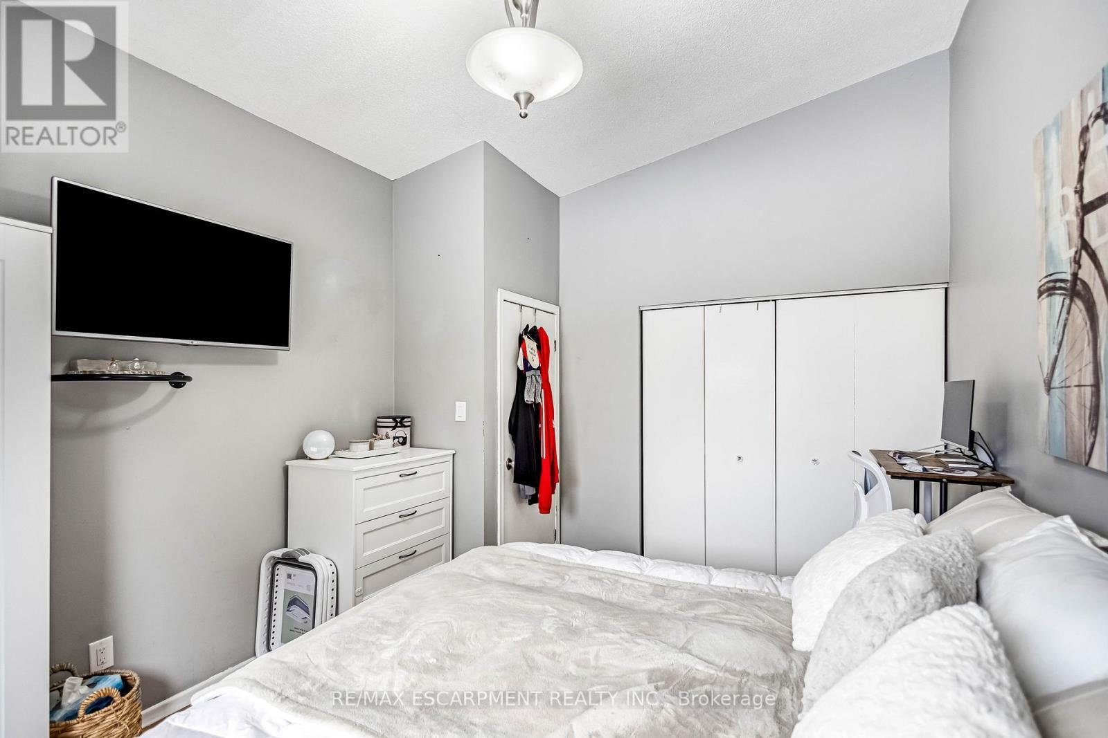 5 Carrington Court, Hamilton, ON - Indoor Photo Showing Bedroom