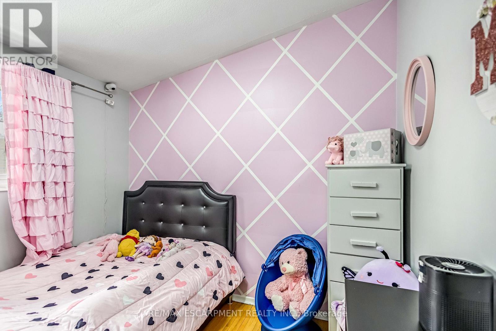 5 Carrington Court, Hamilton, ON - Indoor Photo Showing Bedroom