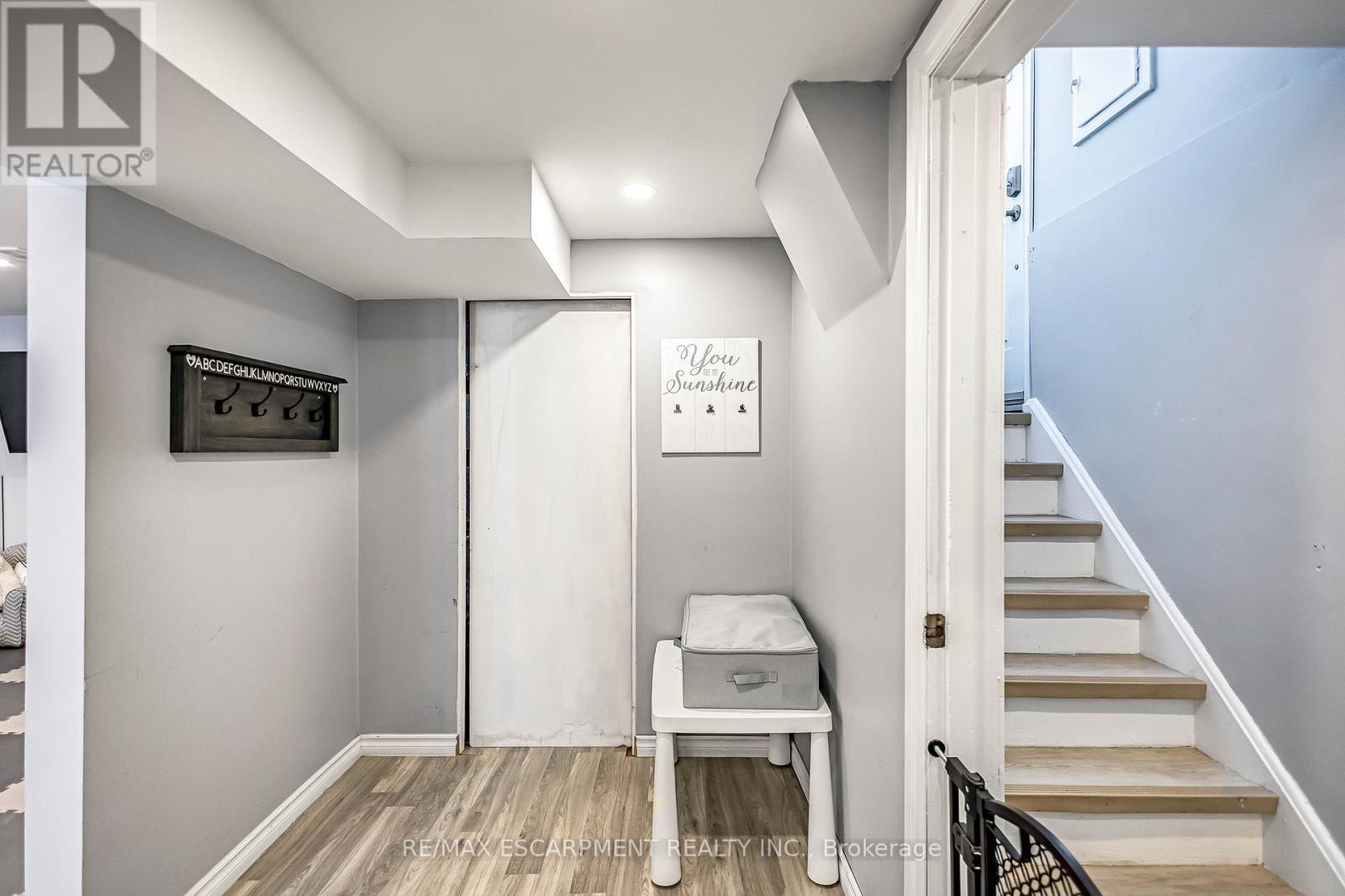 5 Carrington Court, Hamilton, ON - Indoor Photo Showing Other Room